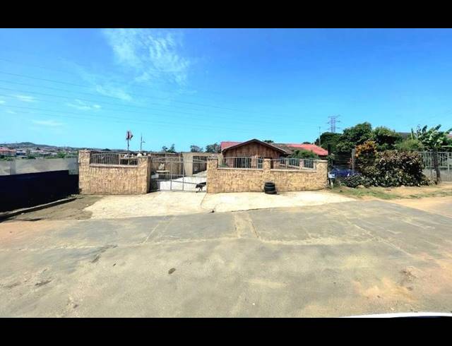 3 BEDROOM HOUSE FOR SALE IN TRENANCE MANOR